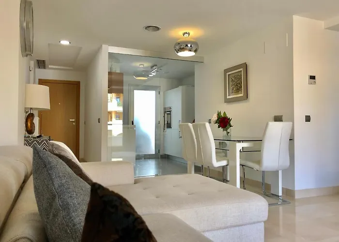 Beautiful Penthouse Perfect Location アパート